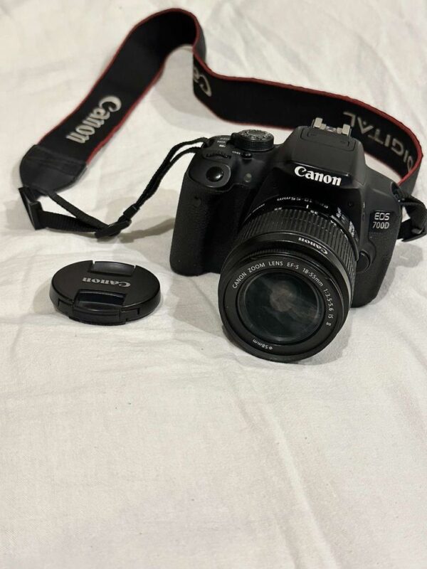 Canon EOS 700D